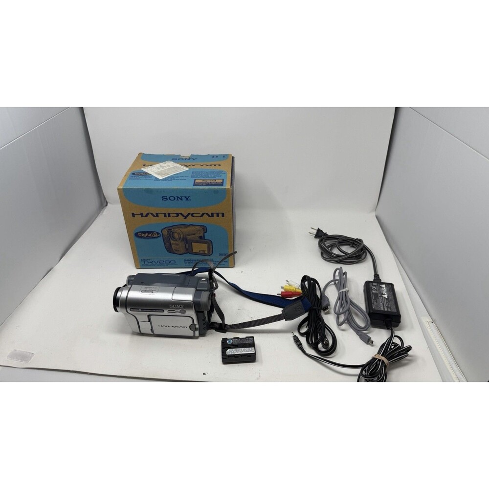 Sony Handycam DCR-TRV260 Digital 8 Camcorder - NIGHTSHOT PLUS - Tested